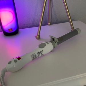Beachwaver Co. S1- dual voltage rotating curling iron